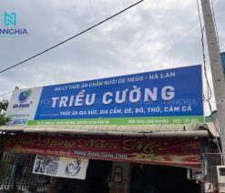 làm bảng hiệu tôn gắn chữ decal bình dương
