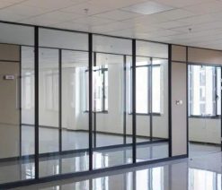 Làm vách ngăn nhôm kính xingfa Tân Uyên