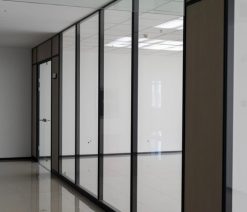 Làm vách ngăn nhôm kính xingfa Tân Uyên