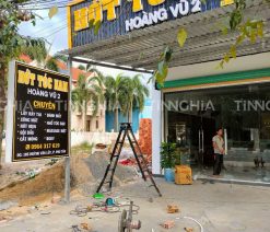 Bảng hiệu tôn sóng chữ nổi Dĩ An