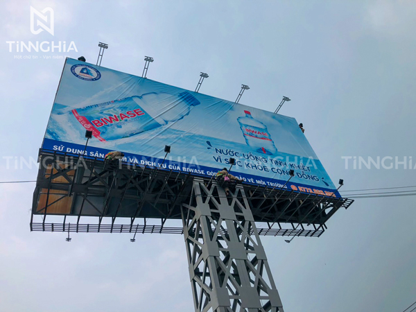 chất liệu làm bảng hiệu Bình Dương