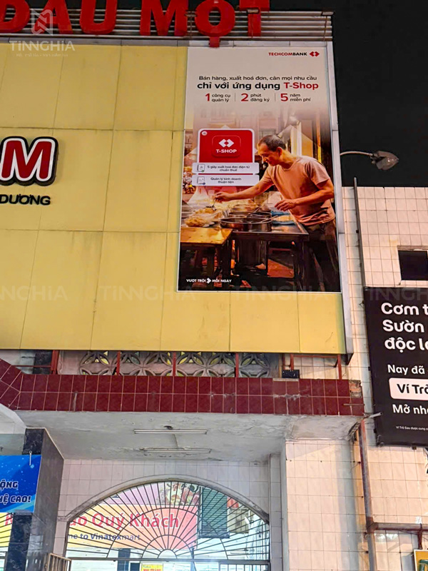 Làm bảng hiệu khung sắt căng bạt