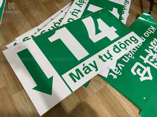Biển chỉ dẫn nhà máy, khu vực nhà xưởng