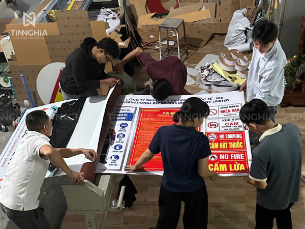 TÍN NGHĨA GIA CÔNG BẢNG CẢNH BÁO CHO NHÀ XƯỞNG IDS