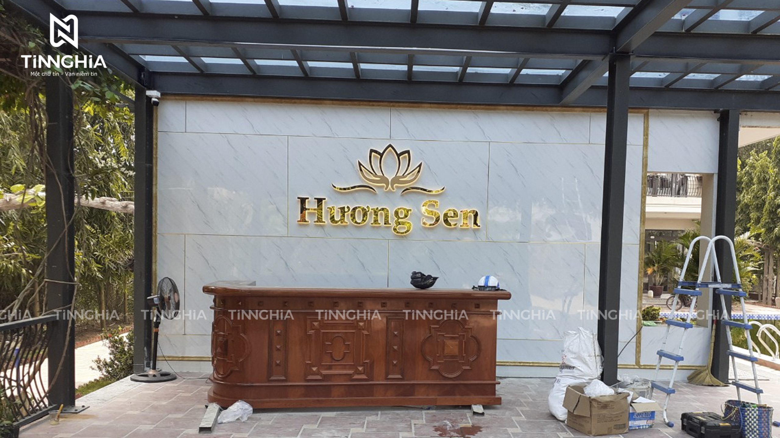 chữ nổi mica- inox gắn đèn led quảng cáo bình dương