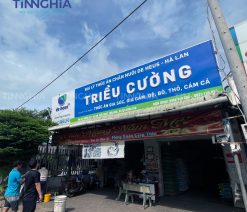 bảng hiệu tôn gắn chữ nổi mica ở Vũng Tàu