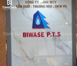 Mica Làm Bảng Hiệu - Sự Lựa Chọn Phổ Biến Trong Thi Công