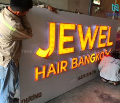 Mica Làm Bảng Hiệu - Sự Lựa Chọn Phổ Biến Trong Thi Công