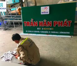 Mica Làm Bảng Hiệu - Sự Lựa Chọn Phổ Biến Trong Thi Công