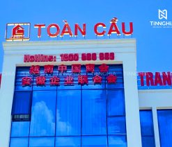 Mica Làm Bảng Hiệu - Sự Lựa Chọn Phổ Biến Trong Thi Công