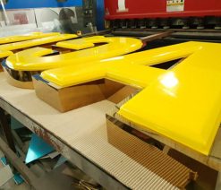 Thi công chữ nổi inox mica hút nổi Bình Dương