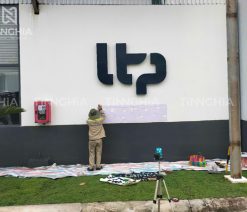 Những Ứng Dụng Đặc Biệt Của Inox Trong Làm Biển Quảng Cáo