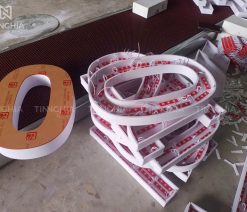 Làm bảng quảng cáo Bình Dương bằng tôn lam