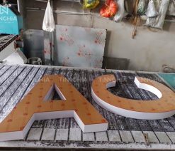 Làm bảng quảng cáo Bình Dương bằng tôn lam