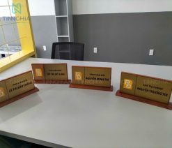 Làm bảng tên văn phòng tân uyên