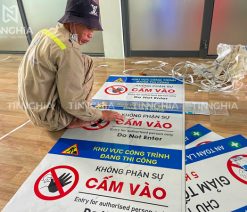 Làm biển báo thi công Bình Dương