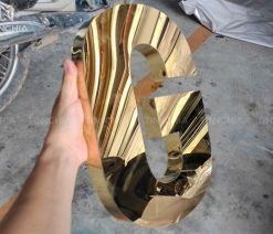 Bảng hiệu chữ nổi inox vàng