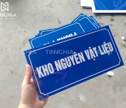 làm biển hiệu mica Bàu Bàng