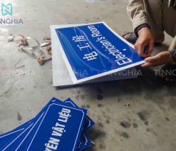 làm biển hiệu mica Bàu Bàng