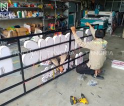 Làm bảng hiệu mica Bình Dương