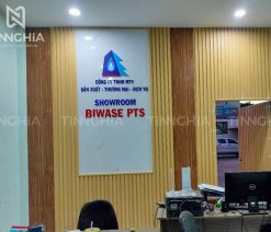 Vách ngăn nhựa giả gỗ Thủ Dầu Một