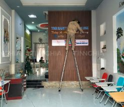 Vách ngăn nhựa giả gỗ Thủ Dầu Một