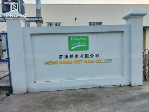 Làm chữ mica dán tường đẹp cho công ty, văn phòng