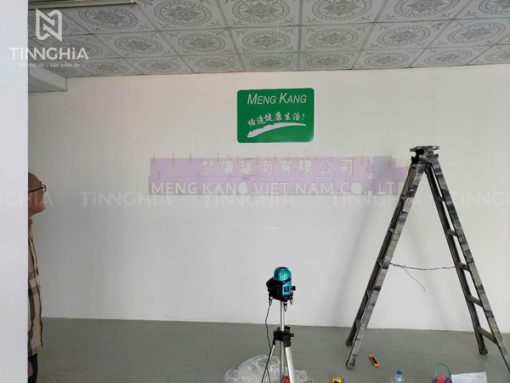 Làm chữ mica dán tường đẹp cho công ty, văn phòng