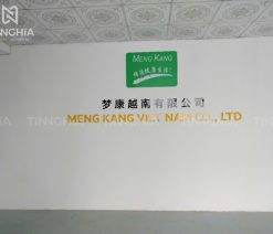 Làm chữ mica dán tường đẹp cho công ty, văn phòng