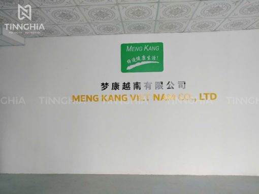 Làm chữ mica dán tường đẹp cho công ty, văn phòng