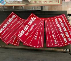 Làm biển chỉ dẫn mica số lượng lớn