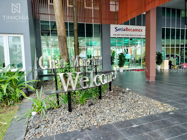 Làm biển hiệu inox khu đô thị Ecolakes Mỹ Phước