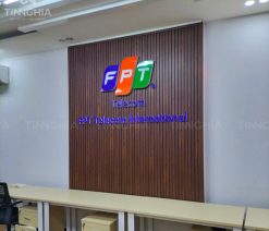 Bảng lam nhựa giả gỗ chữ nổi mica Bình Dương