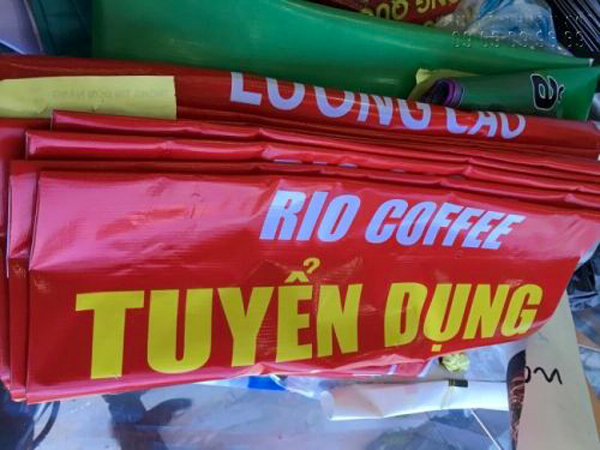 In băng rôn tuyển dụng Bình Dương
