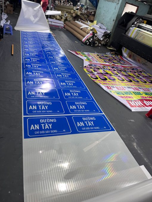 In decal quảng cáo Tân Uyên