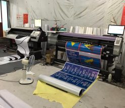 In decal quảng cáo Tân Uyên