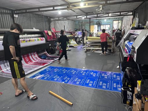 In decal quảng cáo Tân Uyên