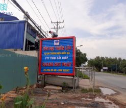 Bảng hiệu tôn sóng chữ nổi Dĩ An