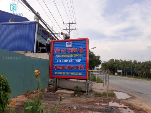 Bảng hiệu tôn sóng chữ nổi Dĩ An