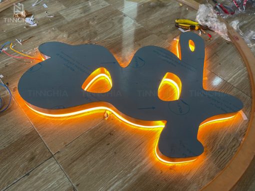 Làm chữ inox bạc xước logo bảng hiệu công ty