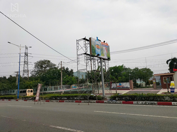 Làm pano ngoài trời công ty Biwase