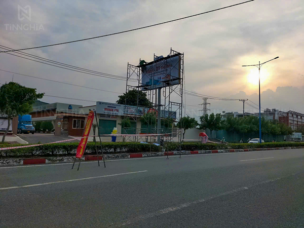 Làm pano ngoài trời công ty Biwase