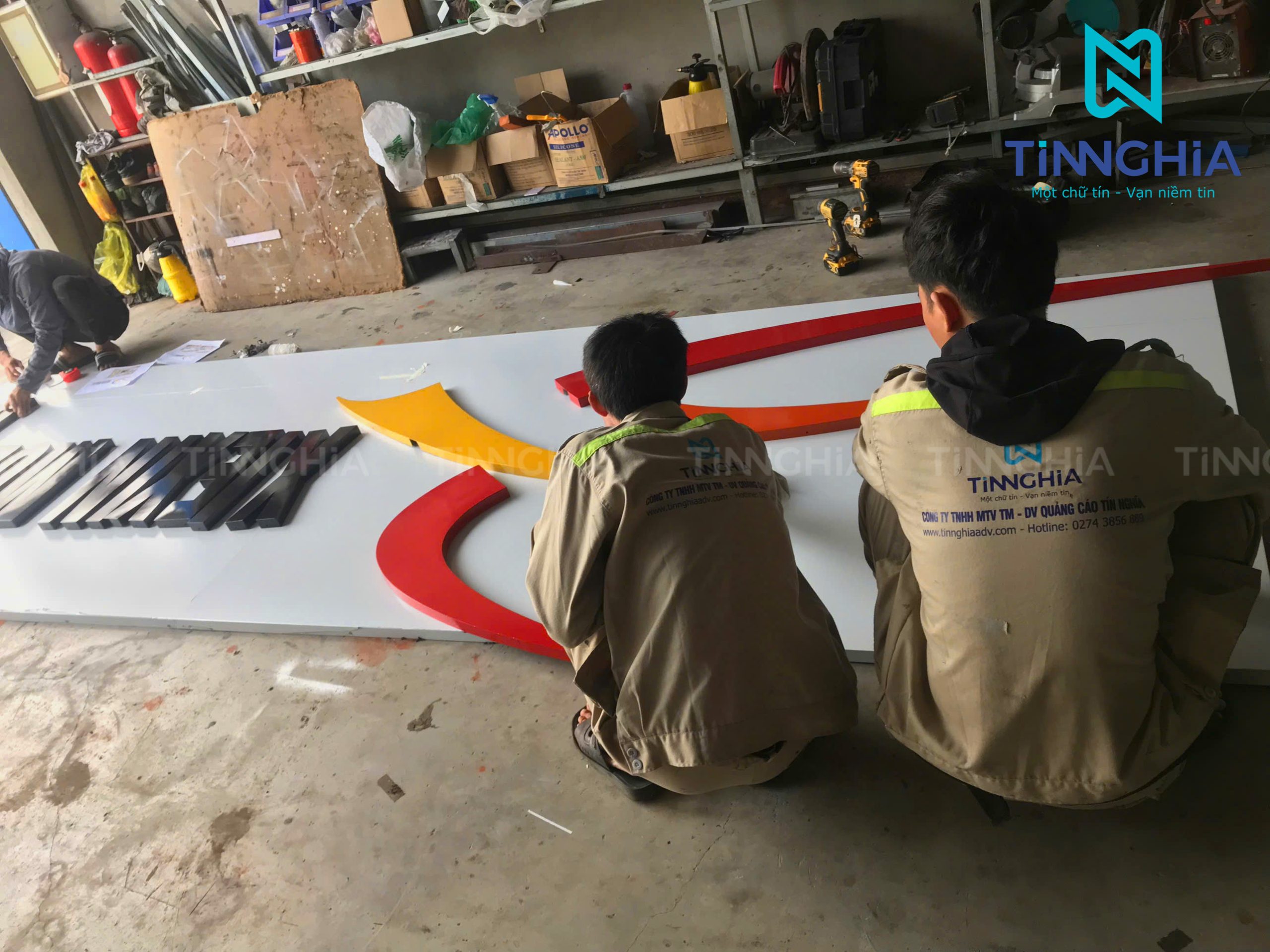 5 Cách Bảo Quản Bảng Hiệu Ngoài Trời Sử Dụng Bền Lâu