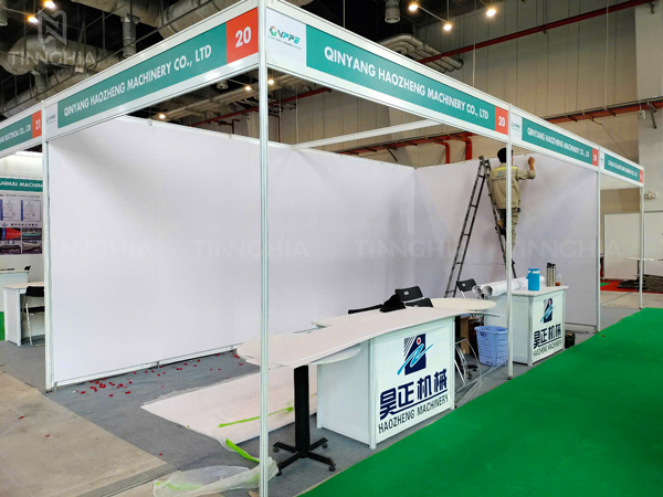 Thi công gian hàng ở trung tâm triển lãm WTC