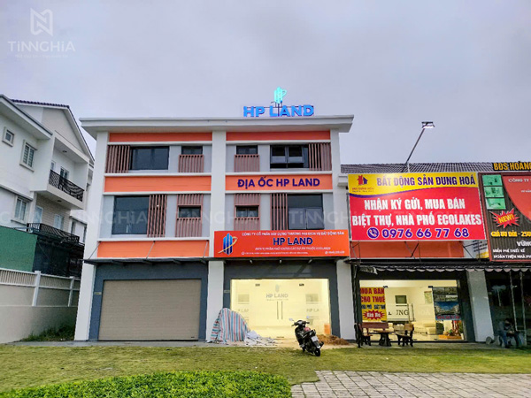 Bảng hiệu công ty bất động sản HP Land