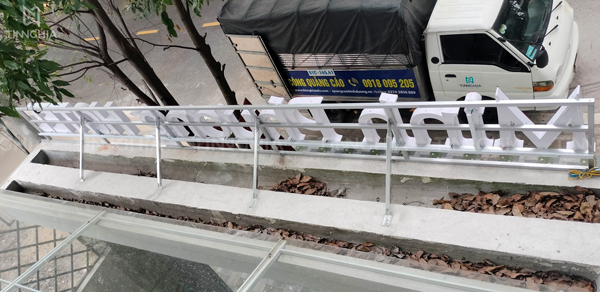 Biển hiệu chữ nổi khung sắt Bến Cát