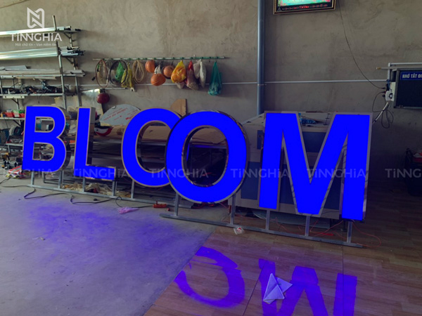 Biển hiệu chữ nổi khung sắt Bến Cát