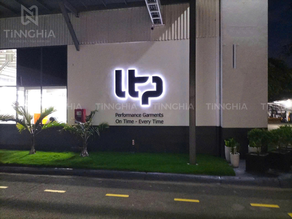 Làm chữ nổi LED sáng chân TPHCM