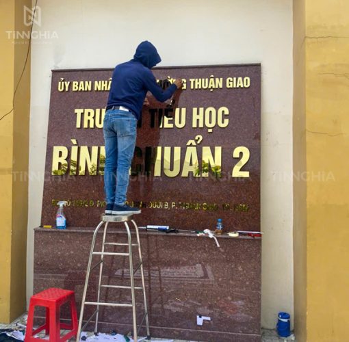 Bảng hiệu chữ nổi inox