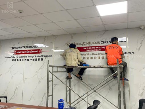 Khẩu hiệu chữ mica dán tường cho văn phòng, nhà xưởng